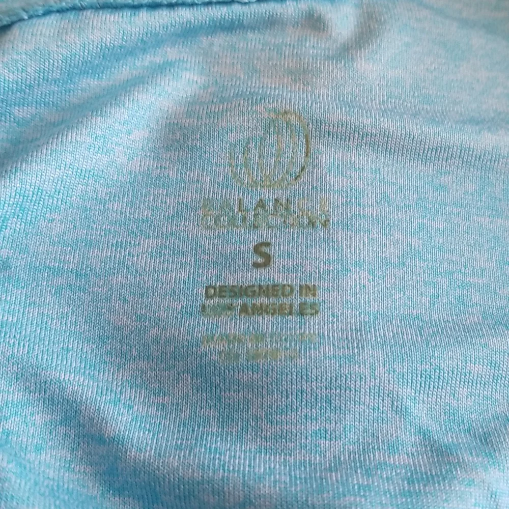 Balance Collection VNeck Ruched Back Top Small - Picture 9 of 12